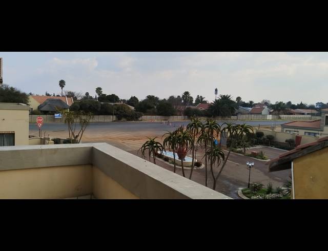 3 BEDROOM PENTHOUSE TO LET IN REYNO RIDGE